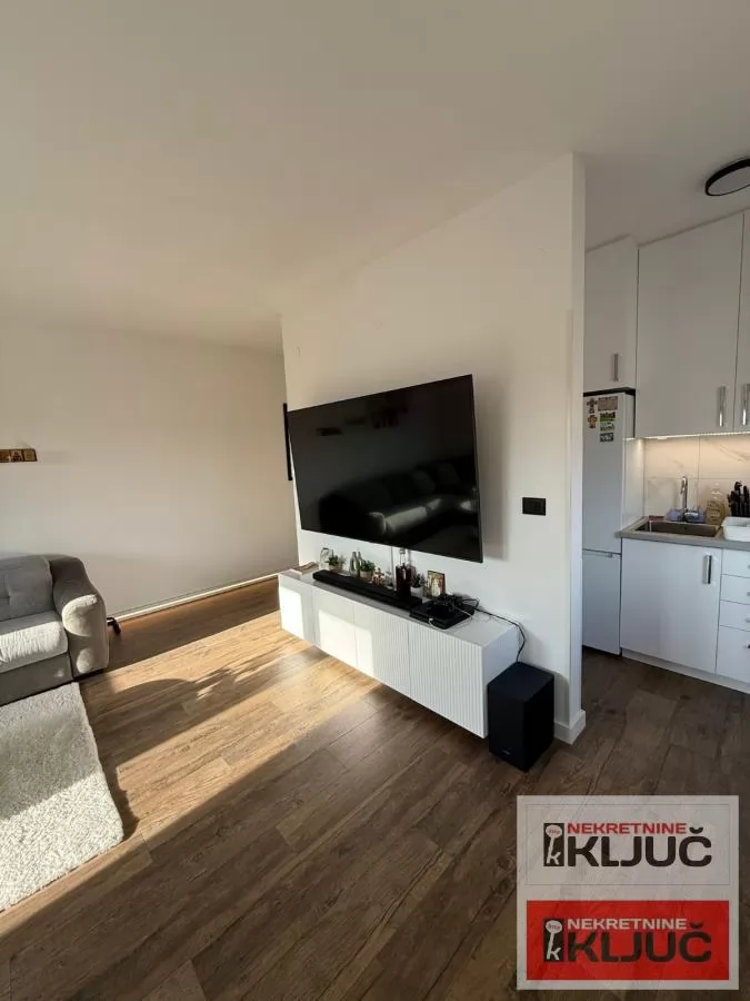 VETERNIČKA RAMPA, Četvorosoban, 87m2+krovna terasa, Namešten, Garaža, Parking 1