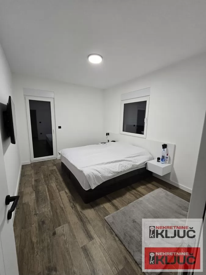 VETERNIČKA RAMPA, Četvorosoban, 87m2+krovna terasa, Namešten, Garaža, Parking 3