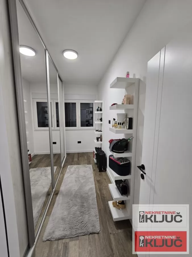 VETERNIČKA RAMPA, Četvorosoban, 87m2+krovna terasa, Namešten, Garaža, Parking 6