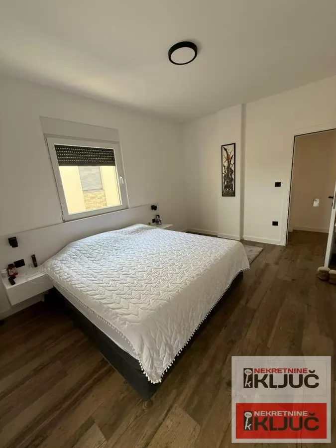 VETERNIČKA RAMPA, Četvorosoban, 87m2+krovna terasa, Namešten, Garaža, Parking 7