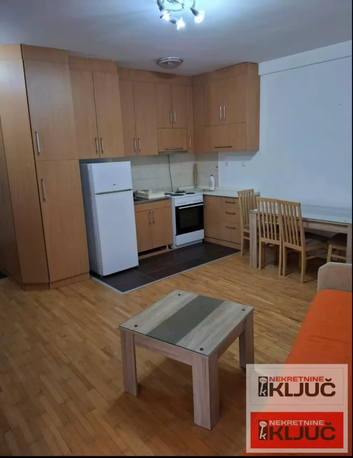 NOVO NASELJE IZDAJE SE DVOSOBAN NAMEŠTEN STAN 1