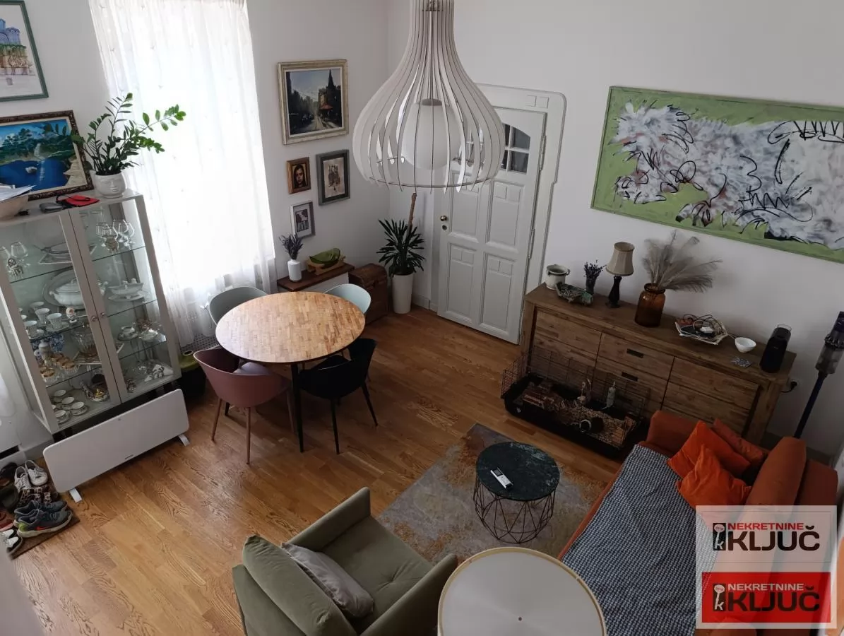 PEŠAČKA ZONA, 95m2 + gornja etaža, Četvorosoban-Duplex, Salonac, Parking 2