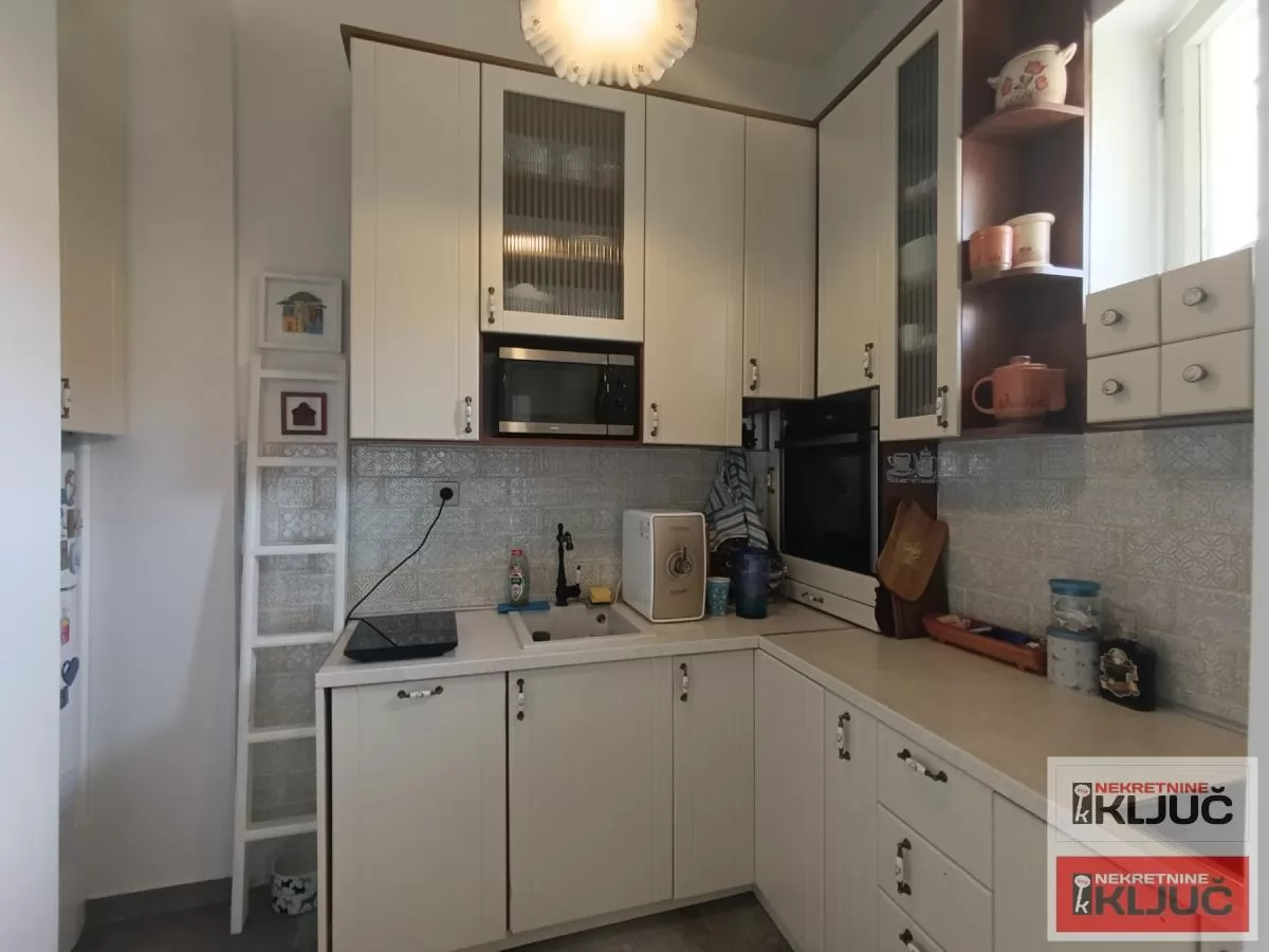 PEŠAČKA ZONA, 95m2 + gornja etaža, Četvorosoban-Duplex, Salonac, Parking 3