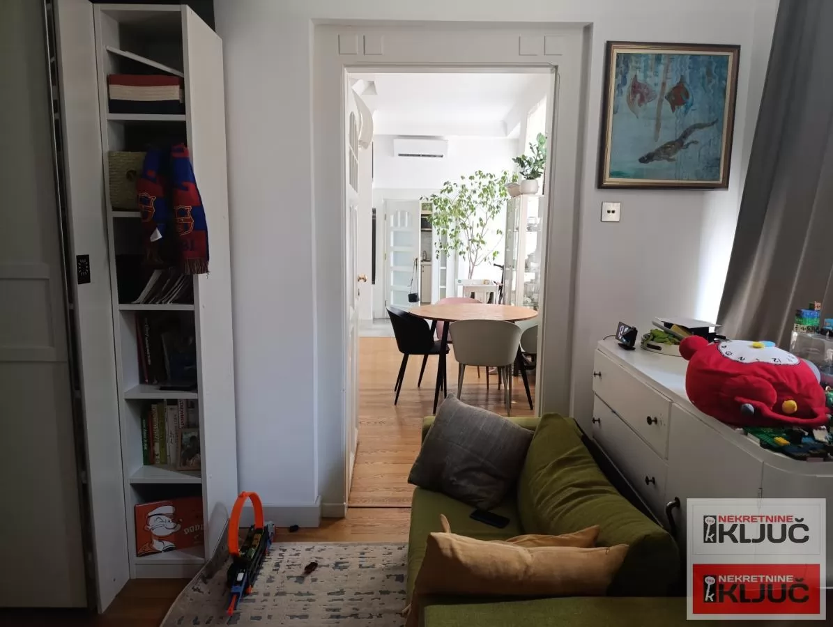 PEŠAČKA ZONA, 95m2 + gornja etaža, Četvorosoban-Duplex, Salonac, Parking 4