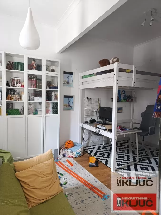 PEŠAČKA ZONA, 95m2 + gornja etaža, Četvorosoban-Duplex, Salonac, Parking 6