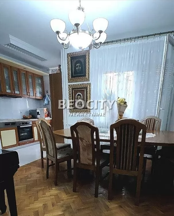 četvorosoban stan, 104 m2, Podbara, Milovana Glišića ID: 133613 2