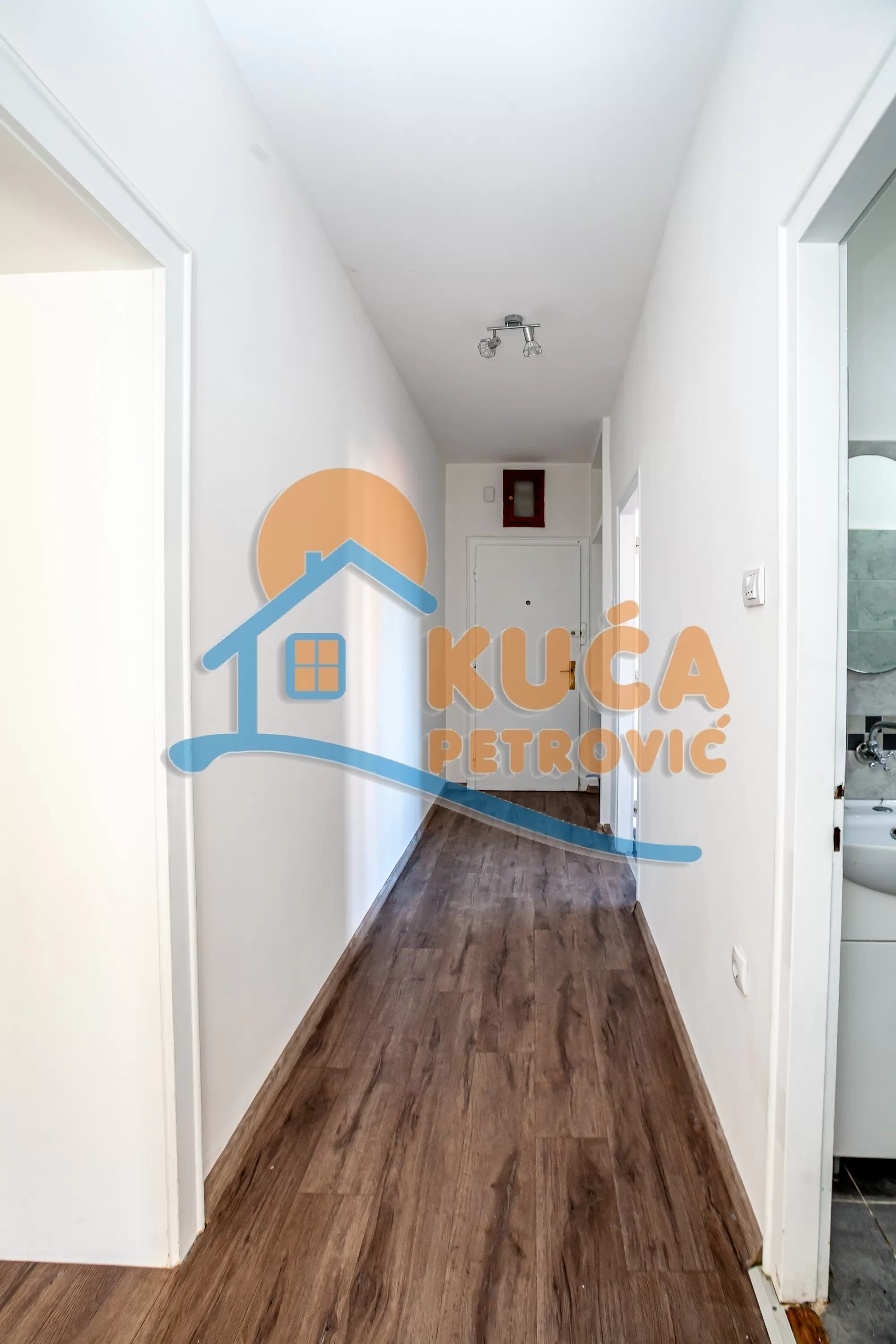 Dvosoban stan, 65 m2, Centar, Generala Milojka Lešjanina ID: p-016867 11