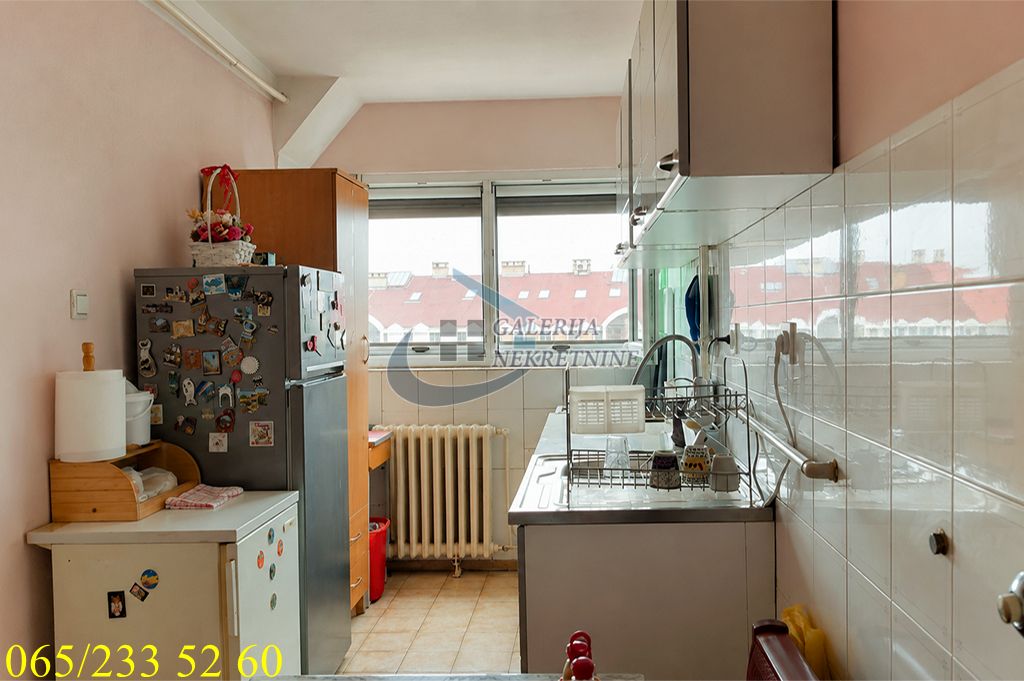 Čukarica  Banovo brdo   Požeška 3