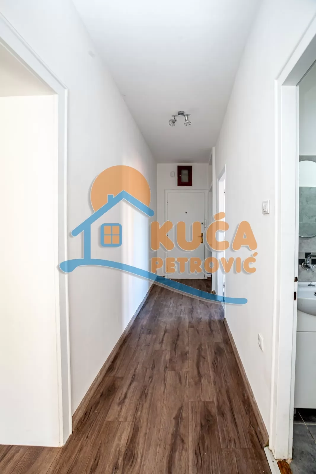 Dvosoban stan, 56 m2, Centar, Generala Milojka Lešjanina ID: i-016868 10