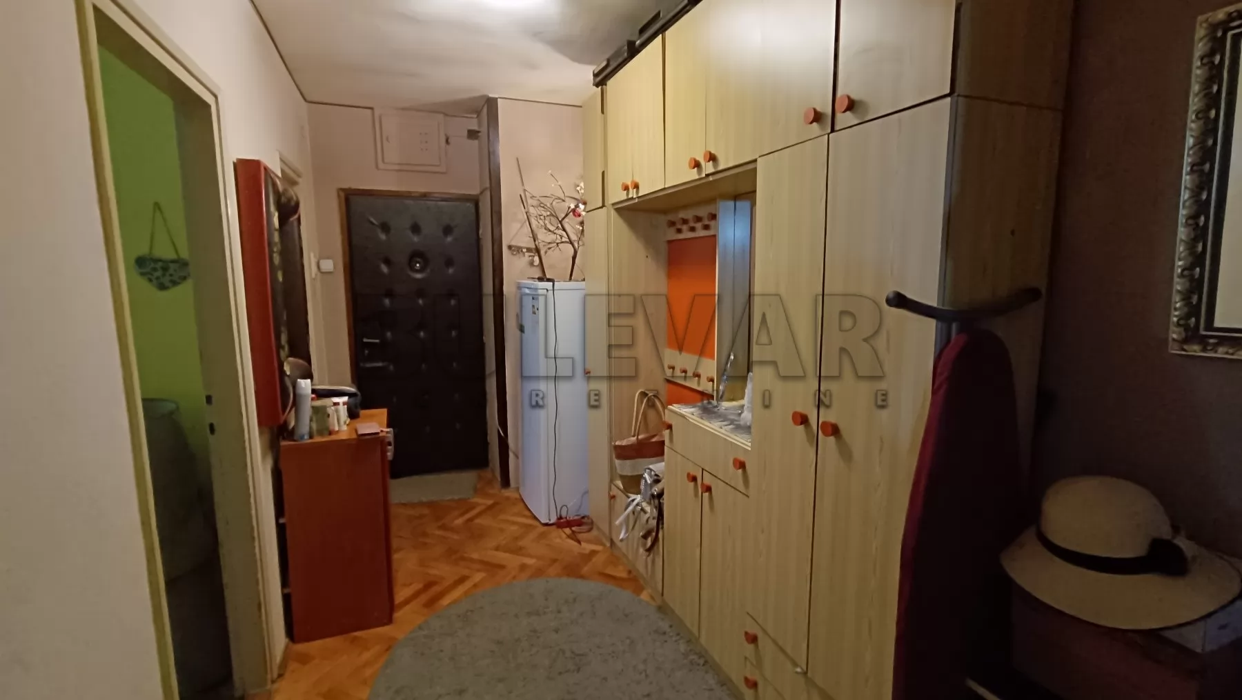 Dvosoban stan, 63 m2, Centar, Cara Lazara ID: p-016859 1