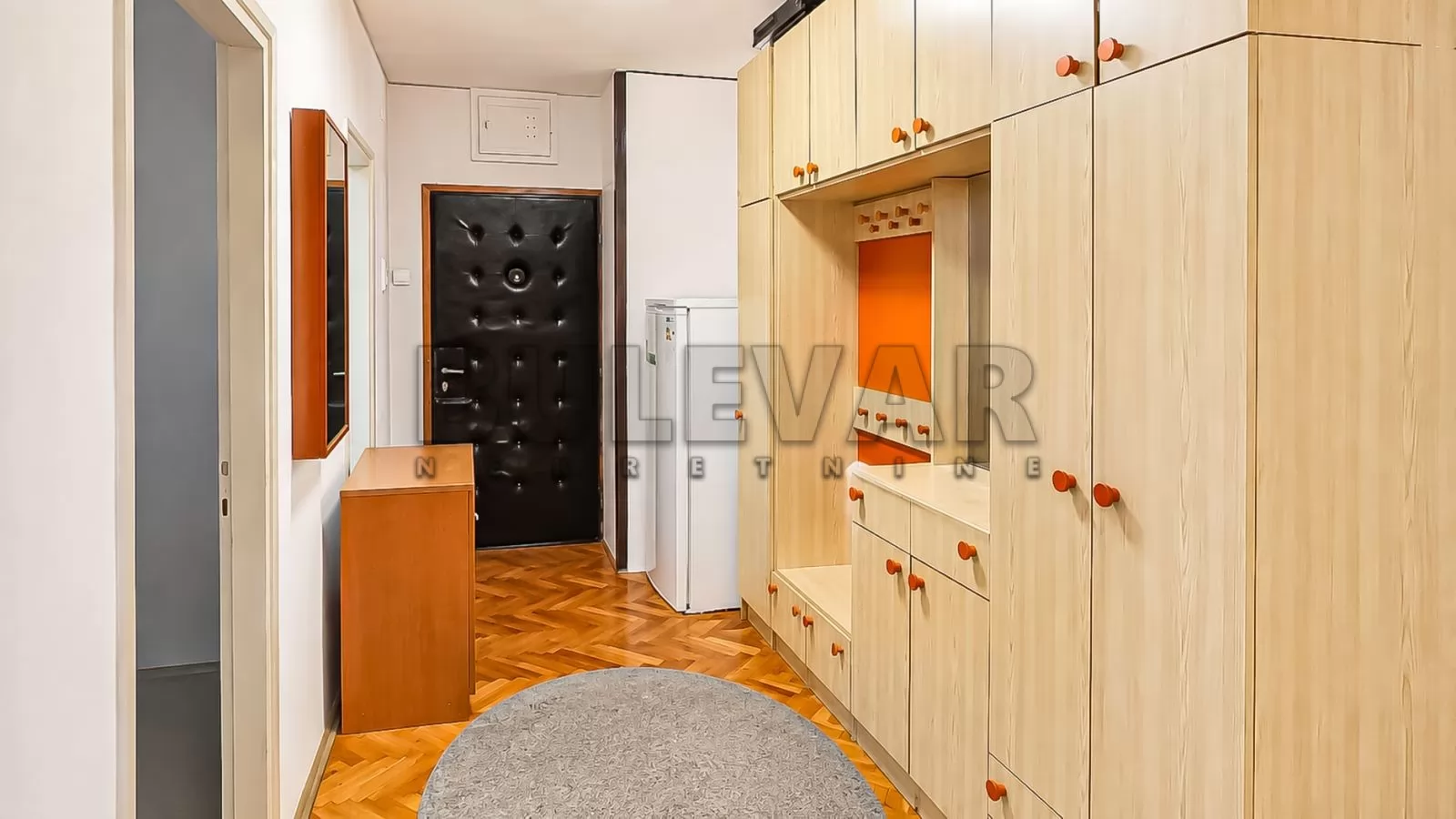 Dvosoban stan, 63 m2, Centar, Cara Lazara ID: p-016859 2