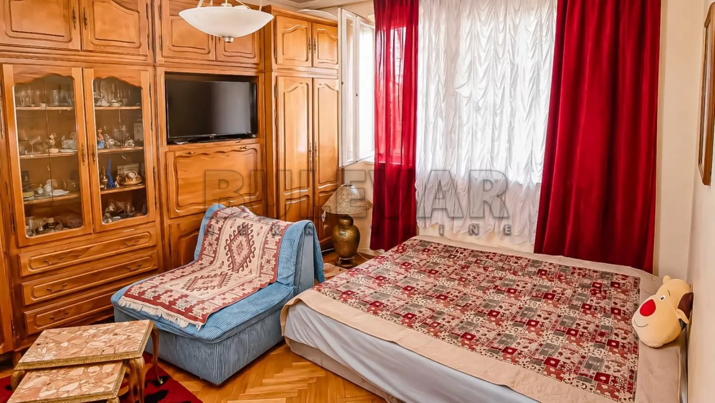 Dvosoban stan, 63 m2, Centar, Cara Lazara ID: p-016859 4