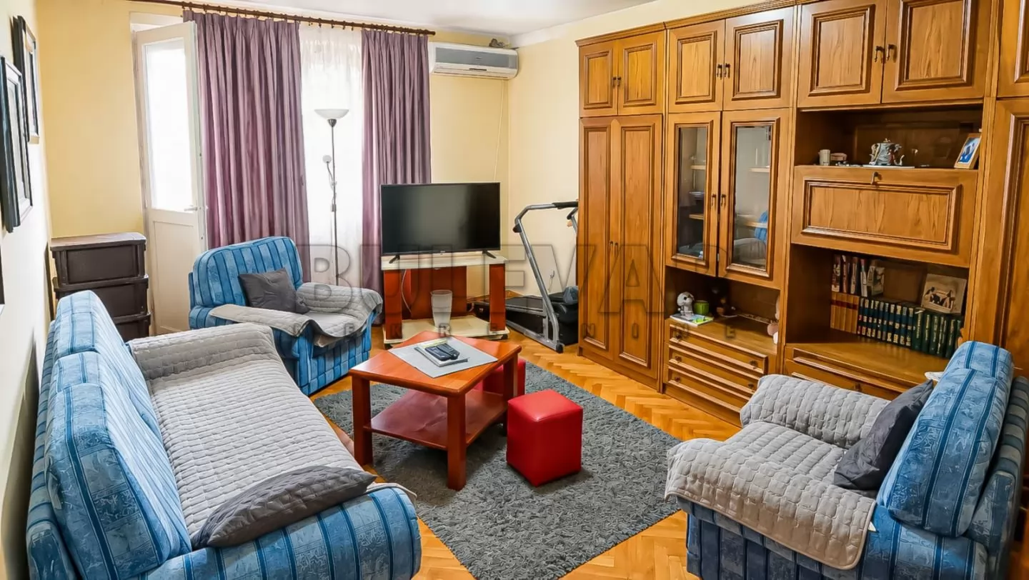 Dvosoban stan, 63 m2, Centar, Cara Lazara ID: p-016859 5