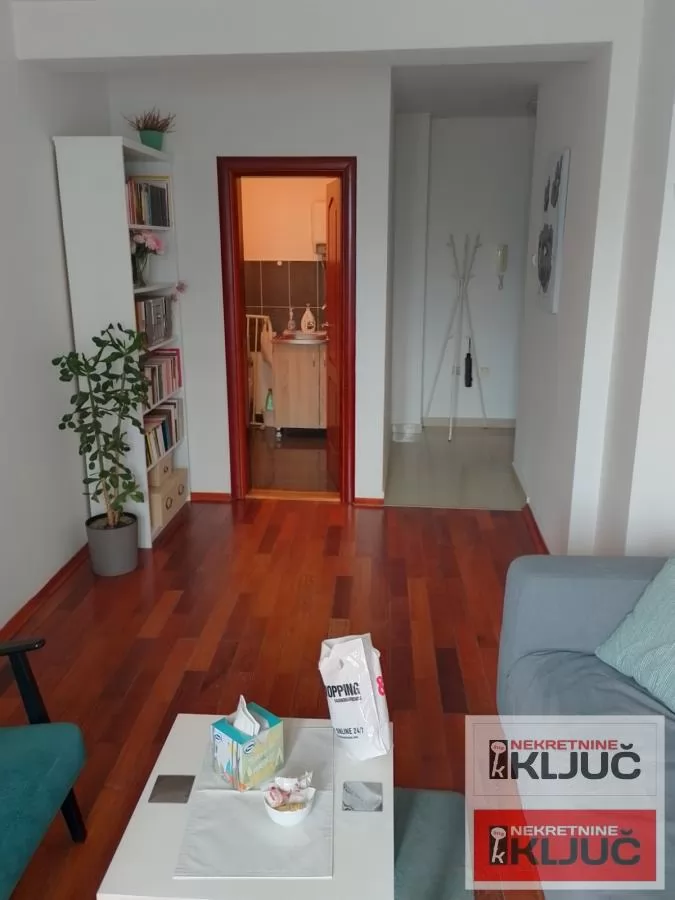 Jednosoban 28 m², Bulevar Oslobođenja, Novi Sad 2