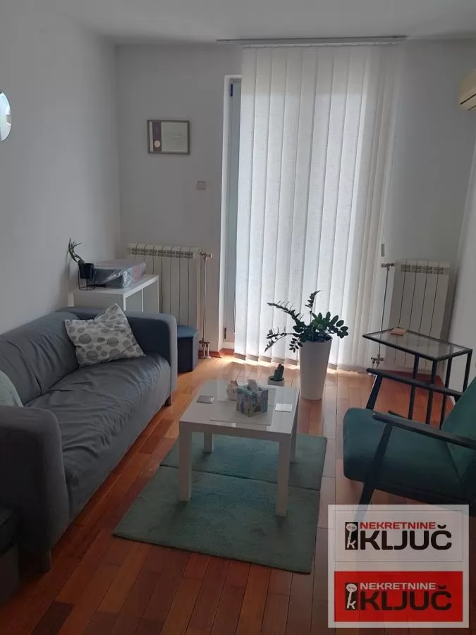 Jednosoban 28 m², Bulevar Oslobođenja, Novi Sad 3