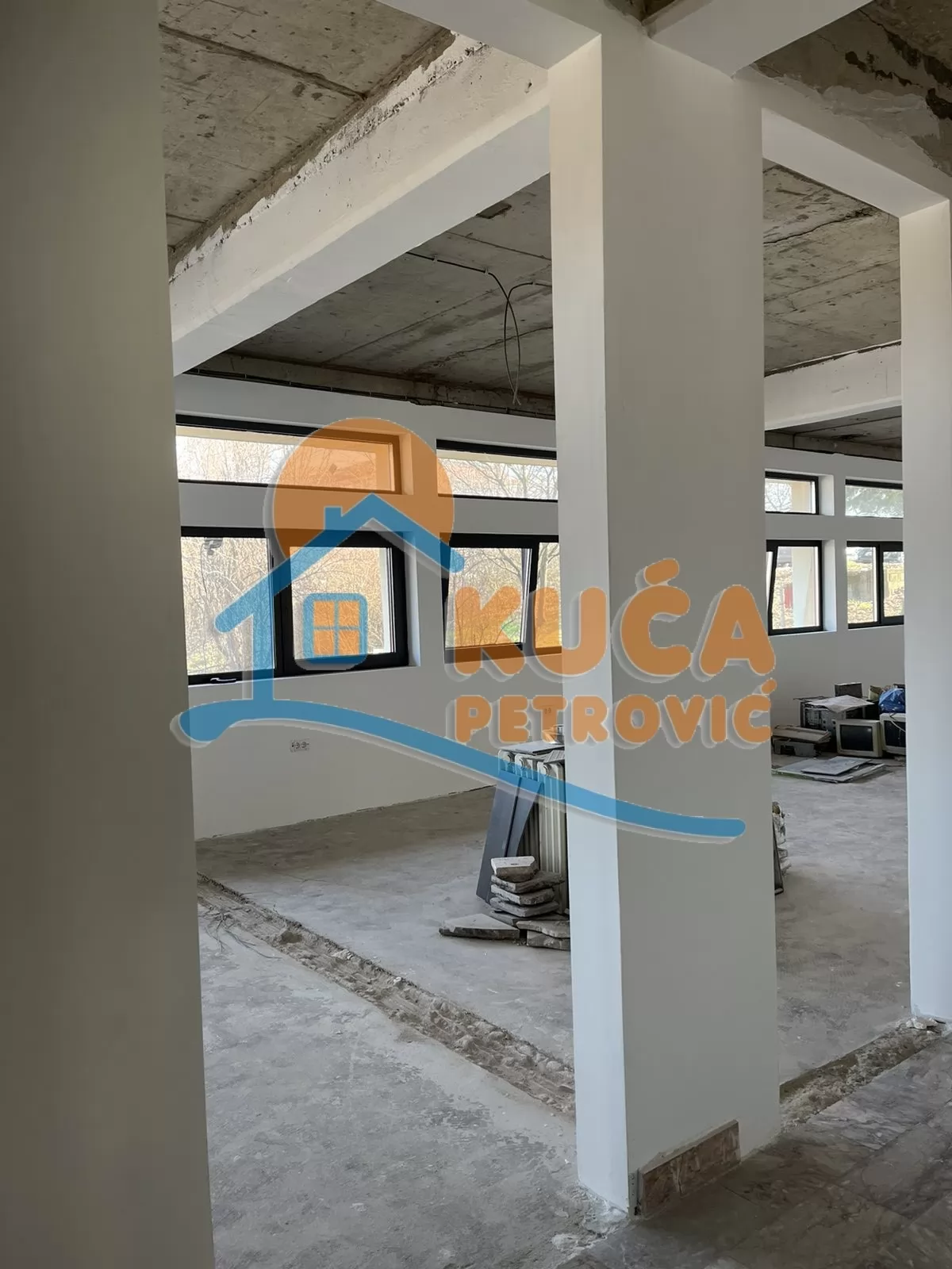 Lokal, 245 m2, Trošarina, Bulevar svetog cara ID: i-016571 2