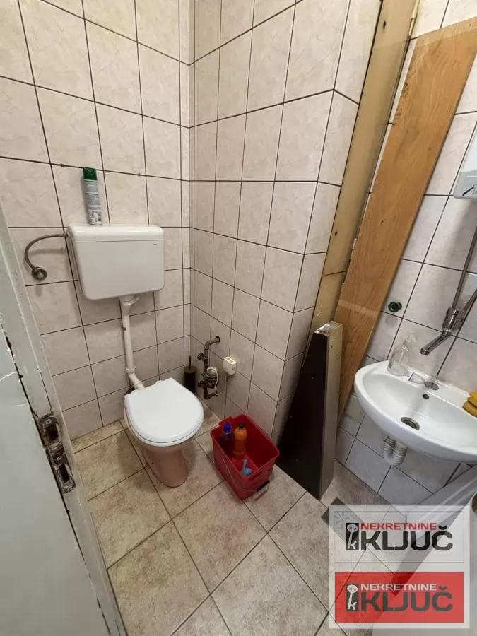 SPENS IZDAJE SE VIŠENAMENSKI ULIČNI LOKAL 10