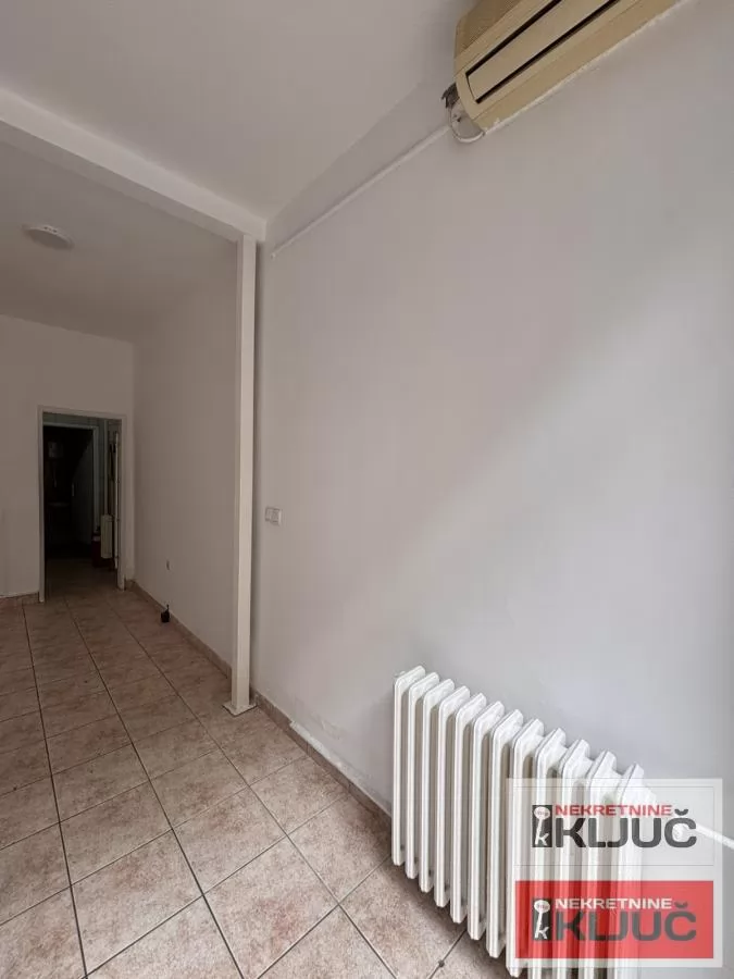 SPENS IZDAJE SE VIŠENAMENSKI ULIČNI LOKAL 5