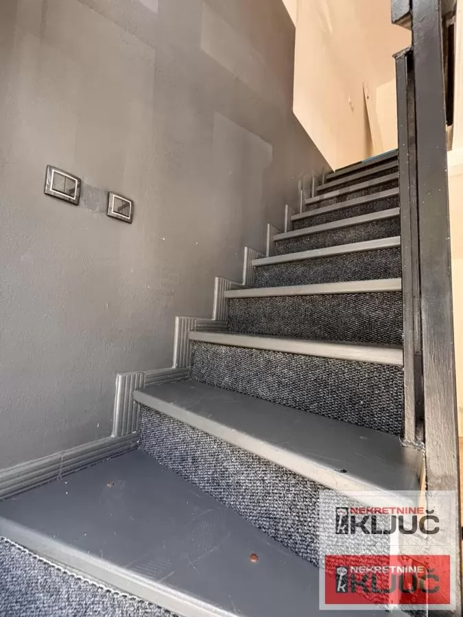 SPENS IZDAJE SE VIŠENAMENSKI ULIČNI LOKAL 7
