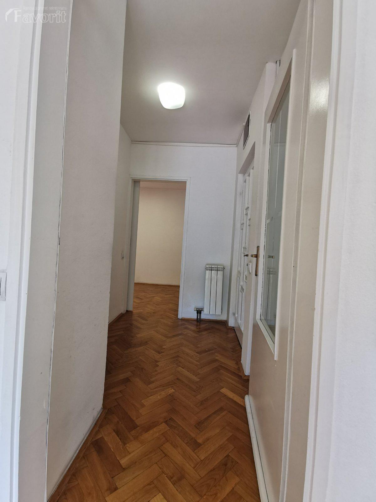 AUTOKOMANDA, ZVECANSKA, 50m2 6