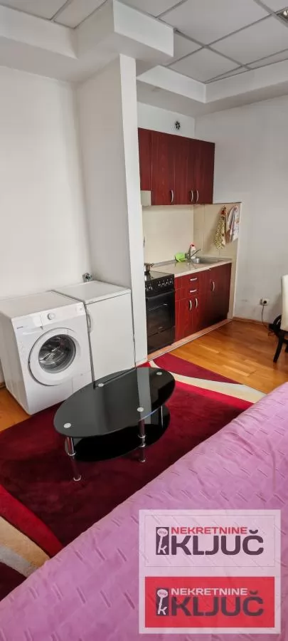 Dvosoban stan 42 m² u centru Novog Sada, 5. sprat 7