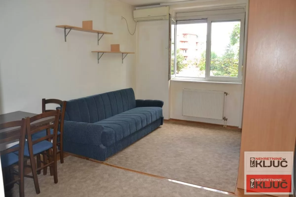 Garsonjera 26 m², Grbavica, Novi Sad, 2. sprat 1