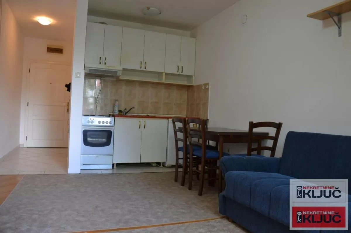 Garsonjera 26 m², Grbavica, Novi Sad, 2. sprat 2