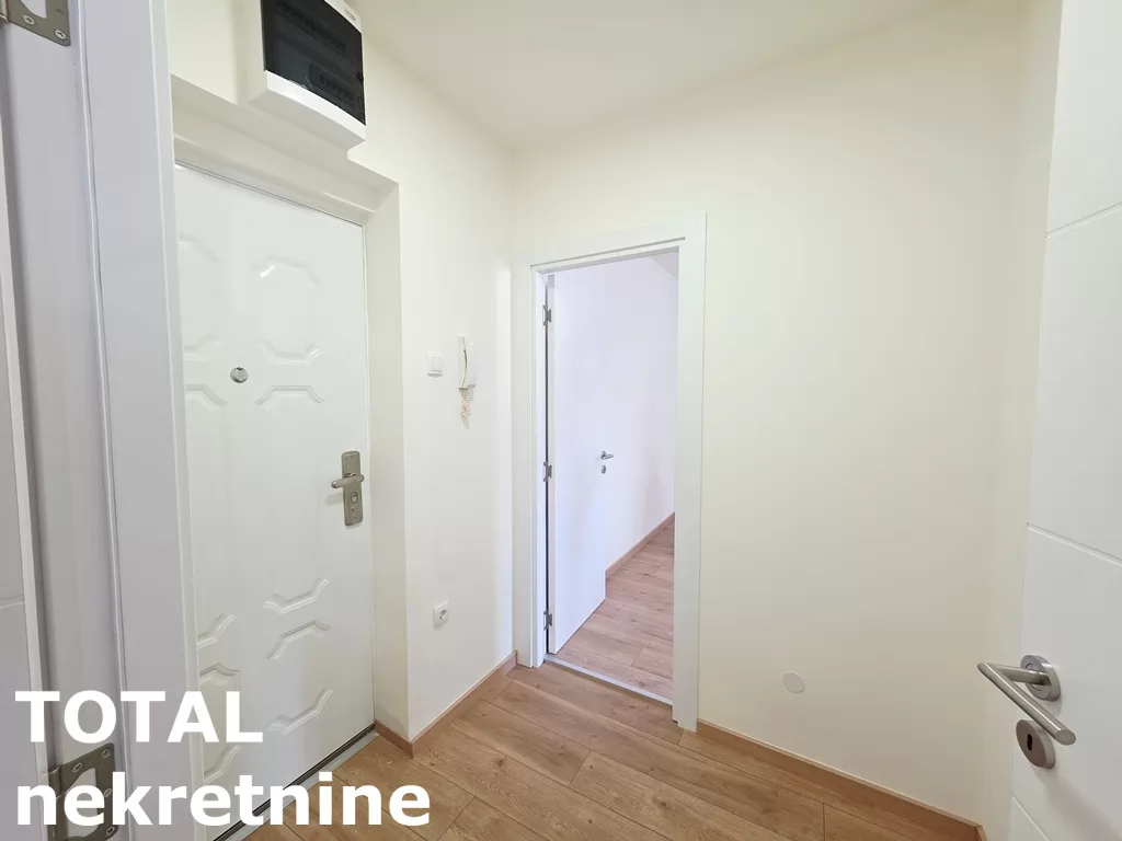 Stan,NOVI SAD,BULEVAR,kv: 37.00, € 120000, ID: 1102810 11