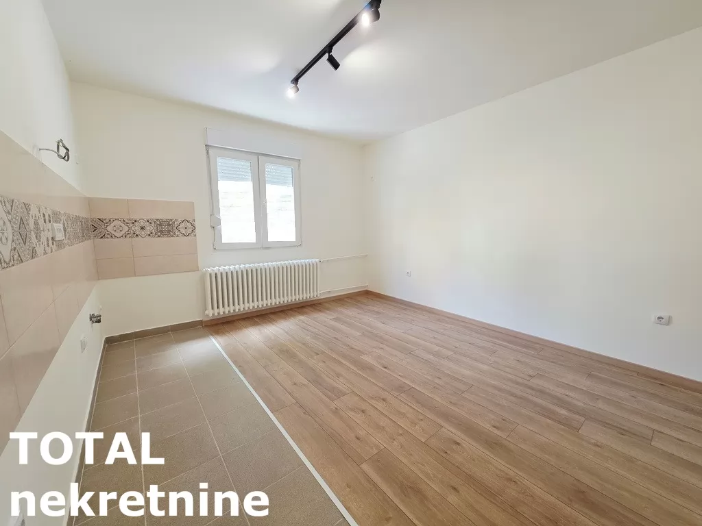 Stan,NOVI SAD,BULEVAR,kv: 37.00, € 120000, ID: 1102810 2