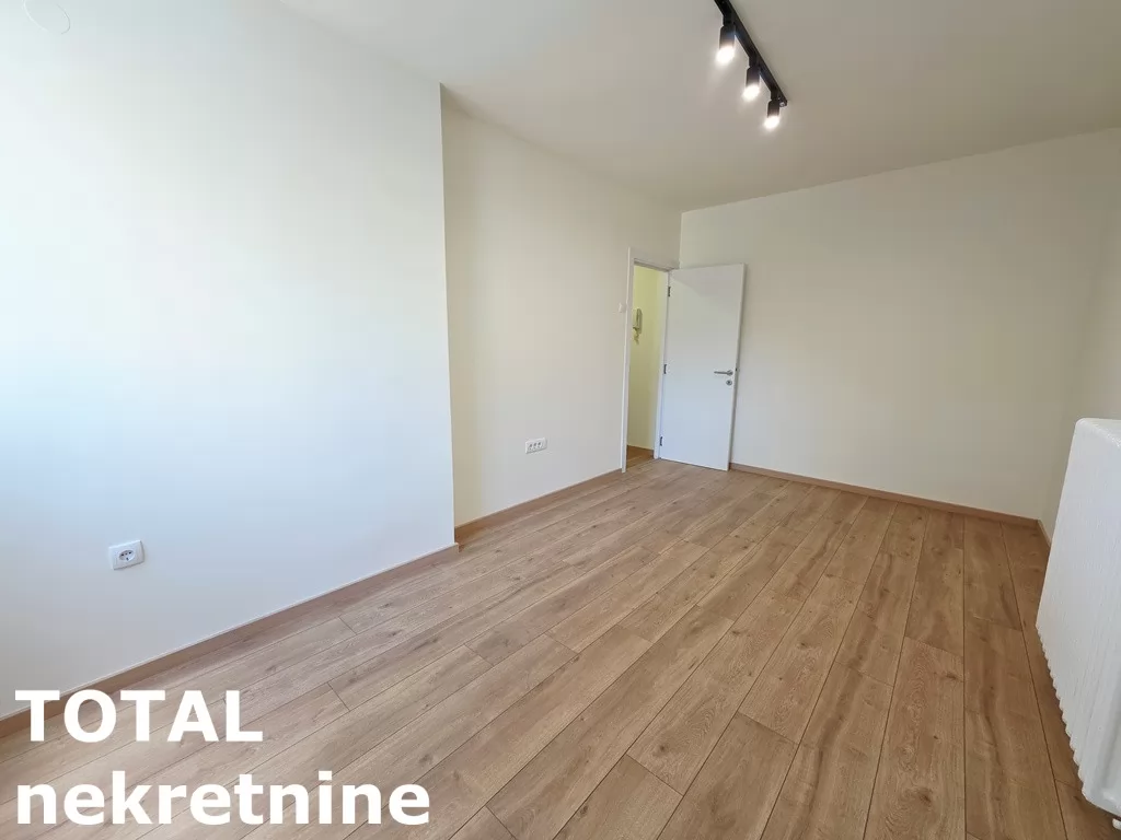 Stan,NOVI SAD,BULEVAR,kv: 37.00, € 120000, ID: 1102810 7