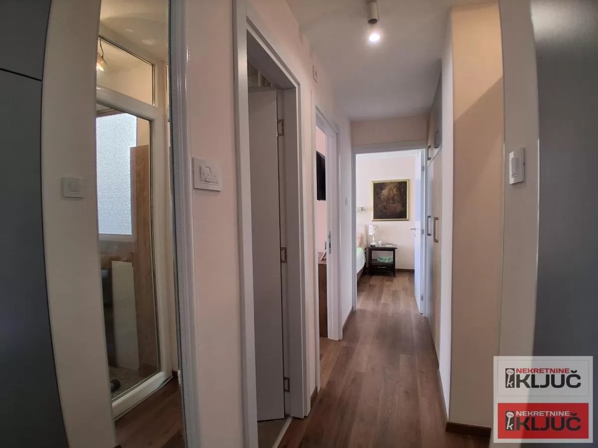 Trosoban stan, 76 m², Socijalno, Novi Sad, Namešten 12