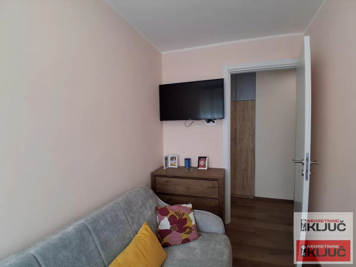 Trosoban stan, 76 m², Socijalno, Novi Sad, Namešten 14