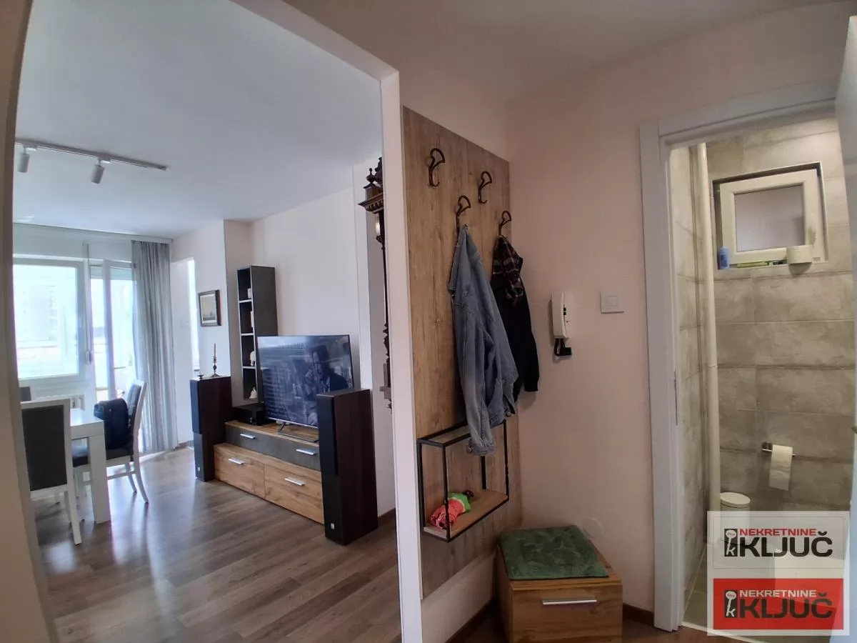 Trosoban stan, 76 m², Socijalno, Novi Sad, Namešten 4