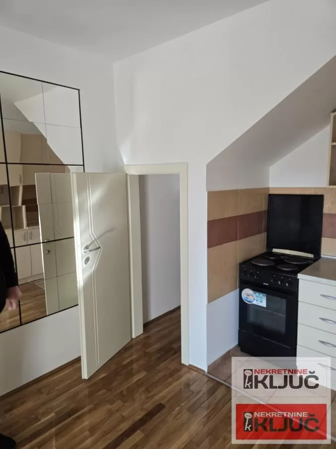 BULEVAR EVROPE, 96m2, Četvorosoban-Duplex 2