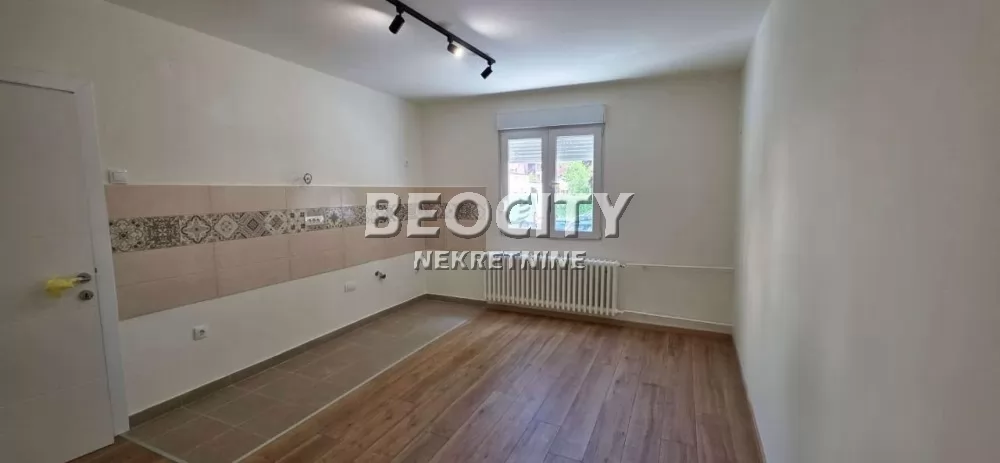 Dvosoban stan, 37 m2, Novi Sad, Bulevar kralja Petra I ID: 133705 1