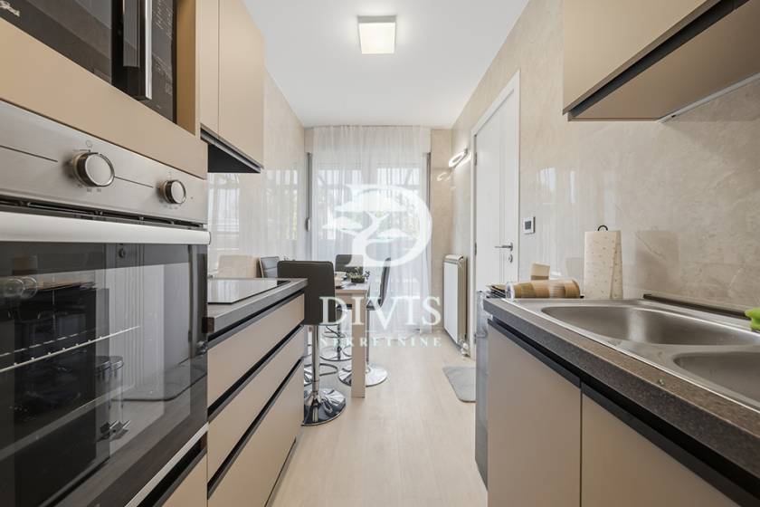 Luks kuća na Dedinju sa dve odvojene celine  513m2 3