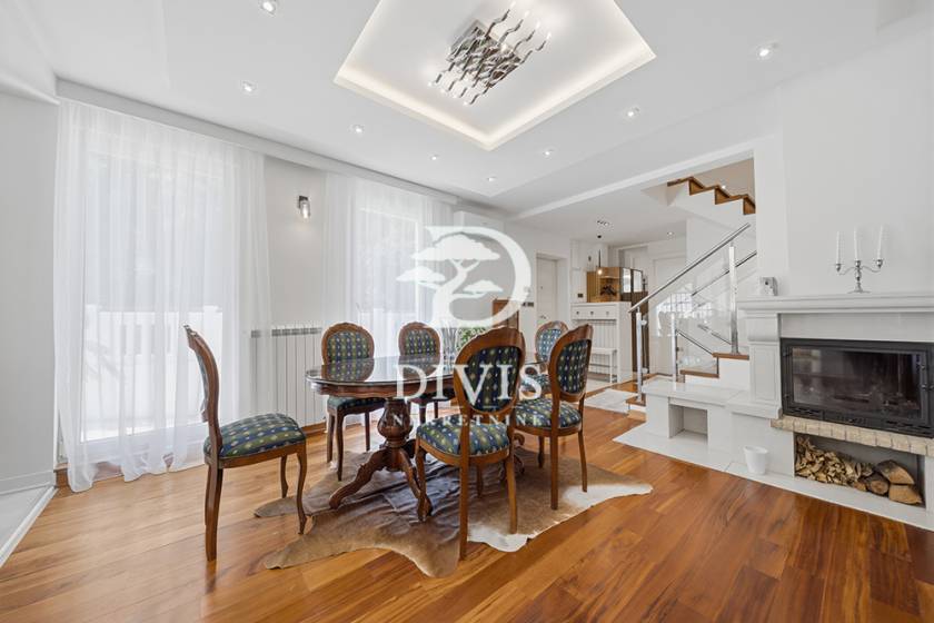 Luks kuća na Dedinju sa dve odvojene celine  513m2 1