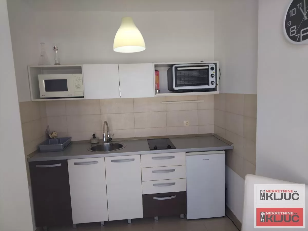 KEJ, Jednosoban stan 24 m², 1. sprat, Namešten 3