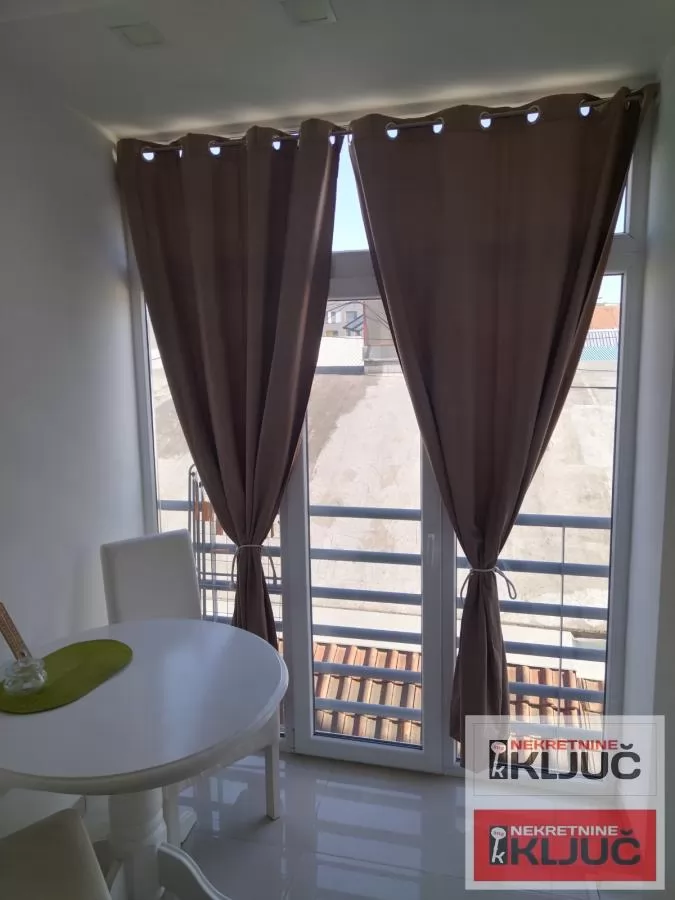 KEJ, Jednosoban stan 24 m², 1. sprat, Namešten 5