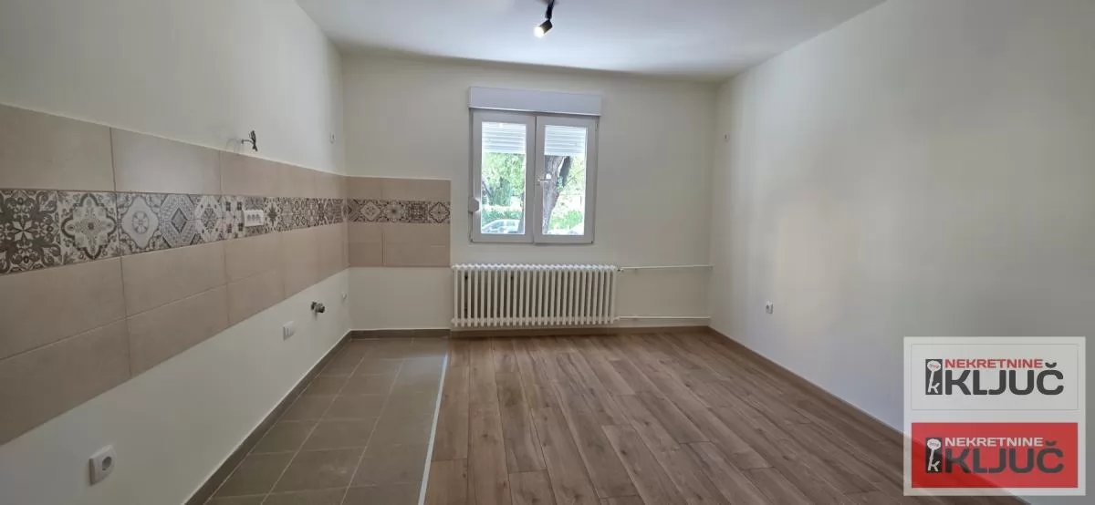 SAJMIŠTE, Jednoiposoban stan 37 m², Renoviran 7