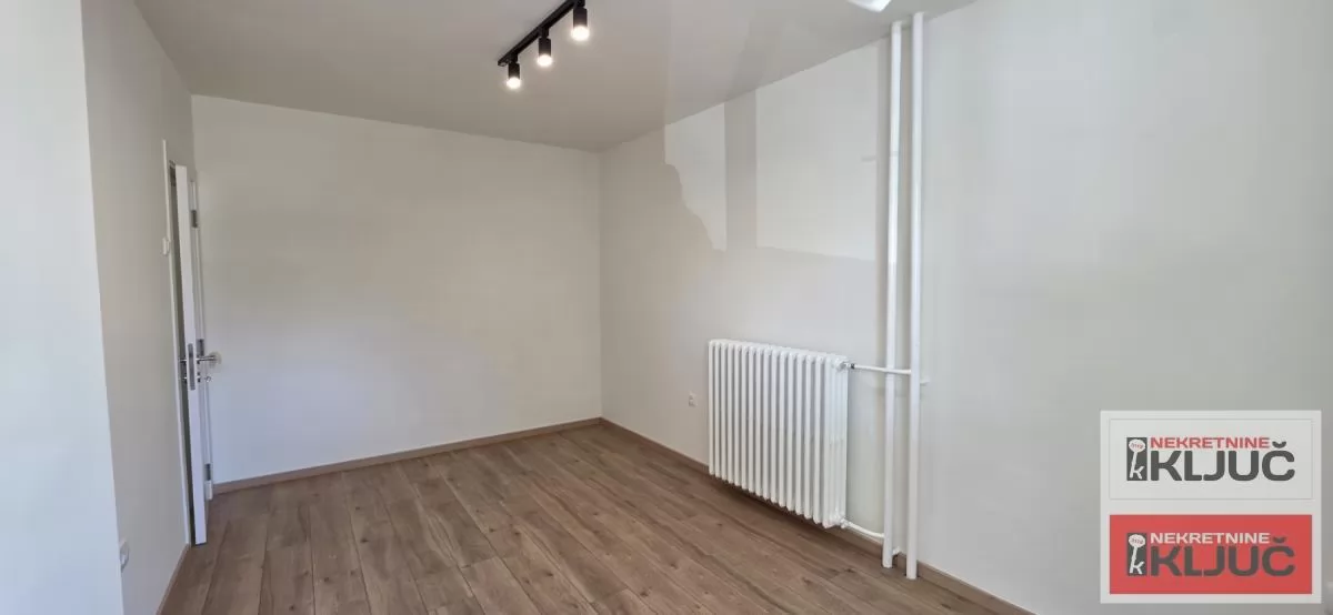 SAJMIŠTE, Jednoiposoban stan 37 m², Renoviran 8