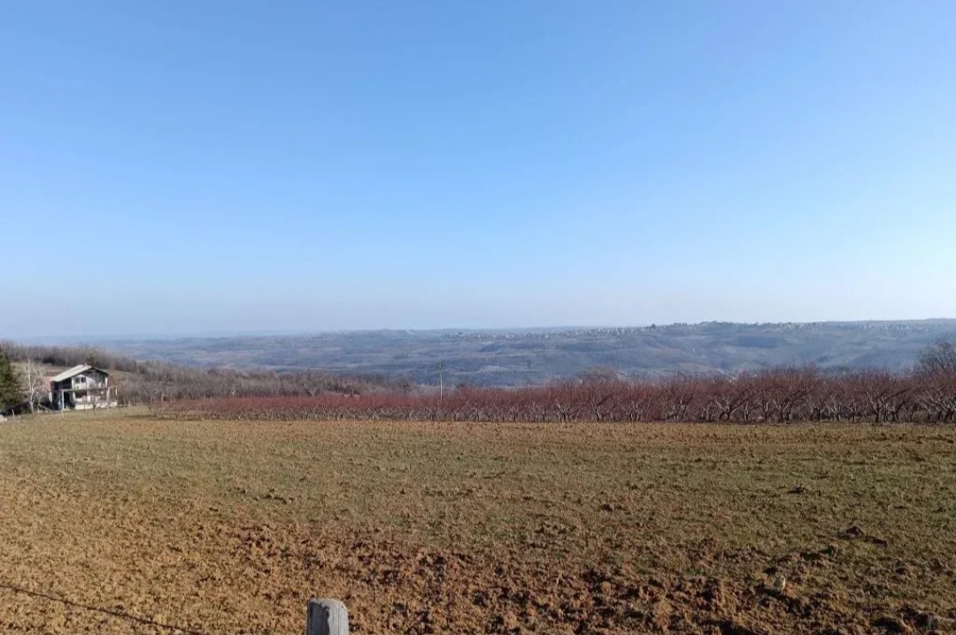Plac na Varovnicama 3
