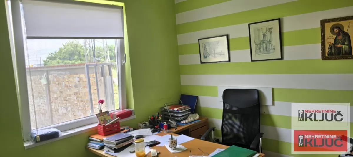 RUMENKA IZDAJE SE POSLOVNO-SKLADIŠNI KOMPLEKS-HALA 16