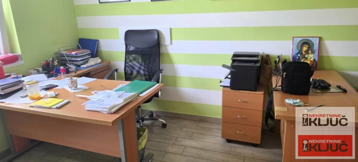 RUMENKA IZDAJE SE POSLOVNO-SKLADIŠNI KOMPLEKS-HALA 17