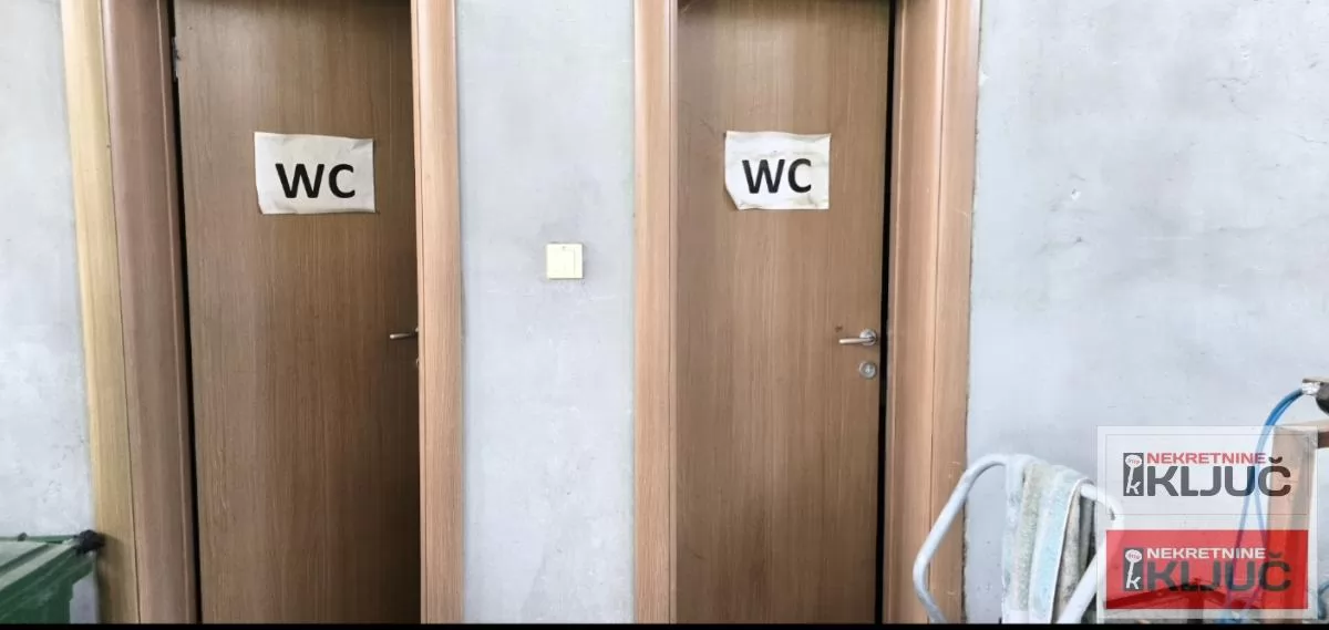 RUMENKA IZDAJE SE POSLOVNO-SKLADIŠNI KOMPLEKS-HALA 18