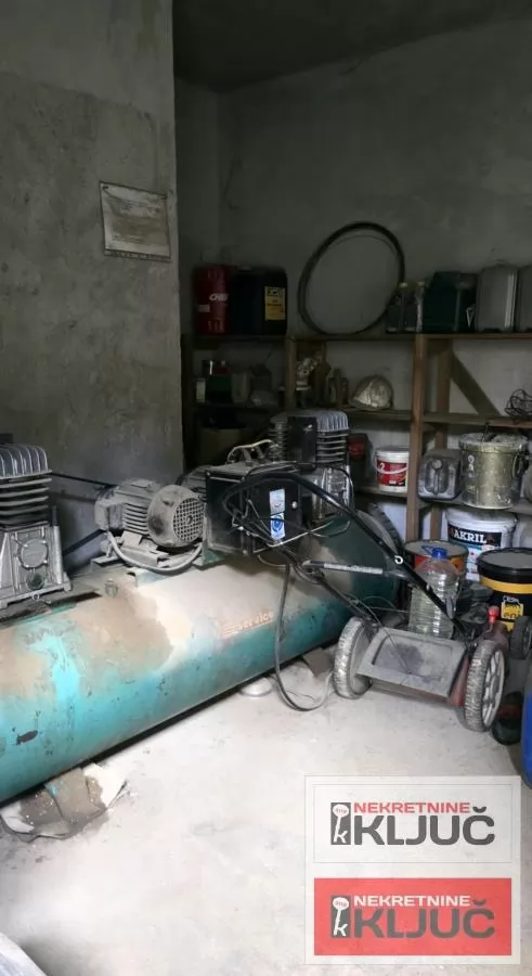 RUMENKA IZDAJE SE POSLOVNO-SKLADIŠNI KOMPLEKS-HALA 19