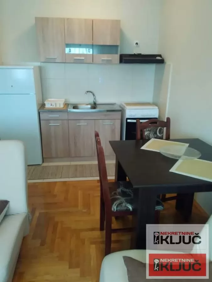 SOMBORSKI BULEVAR IZDAJE SE NAMEŠTENA GARSONJERA 2