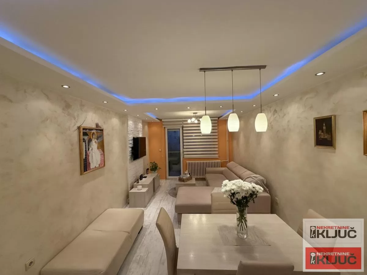 DETELINARA, 47m2, Dvosoban, Renoviran, Namešten 2