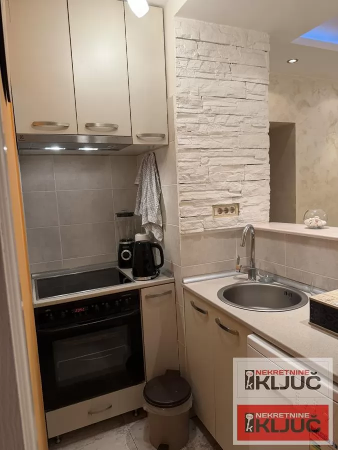 DETELINARA, 47m2, Dvosoban, Renoviran, Namešten 4
