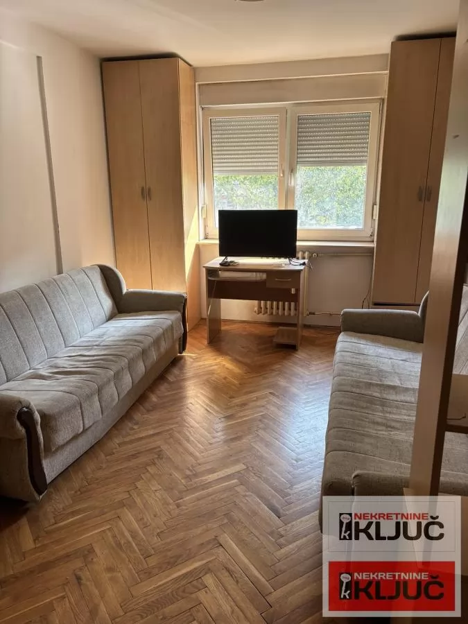 Garsonjera 26 m², Bulevar Oslobođenja, Novi Sad, 2. sprat 1